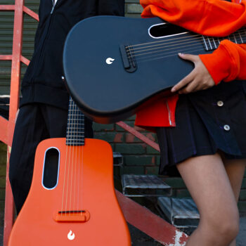 火ギターLAVUGUITAR LAVA ME 2を持って火アコスティッチ36インチ初心者男女学生炭素繊維旅行ギター黒-FreeBoostモデル